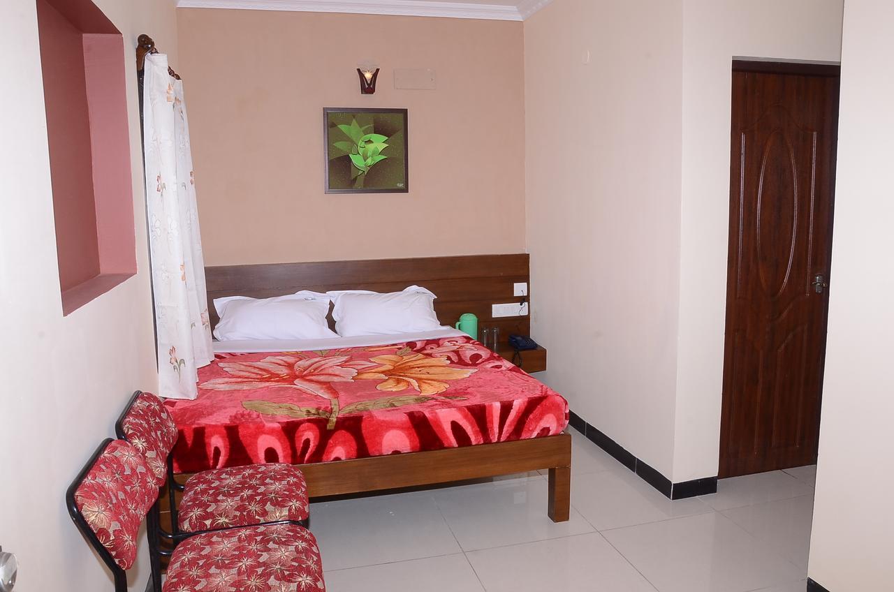 Ezhil Residency Hotel Kodaikanal Buitenkant foto