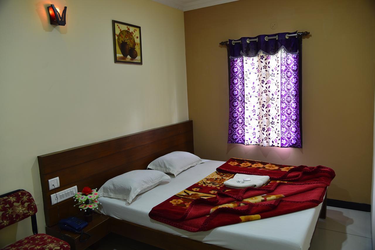 Ezhil Residency Hotel Kodaikanal Buitenkant foto