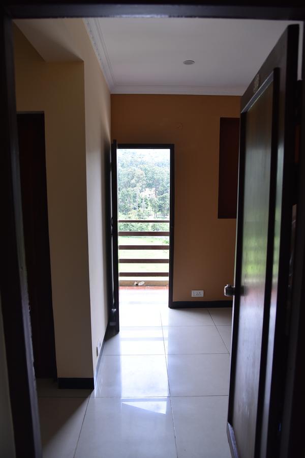 Ezhil Residency Hotel Kodaikanal Buitenkant foto