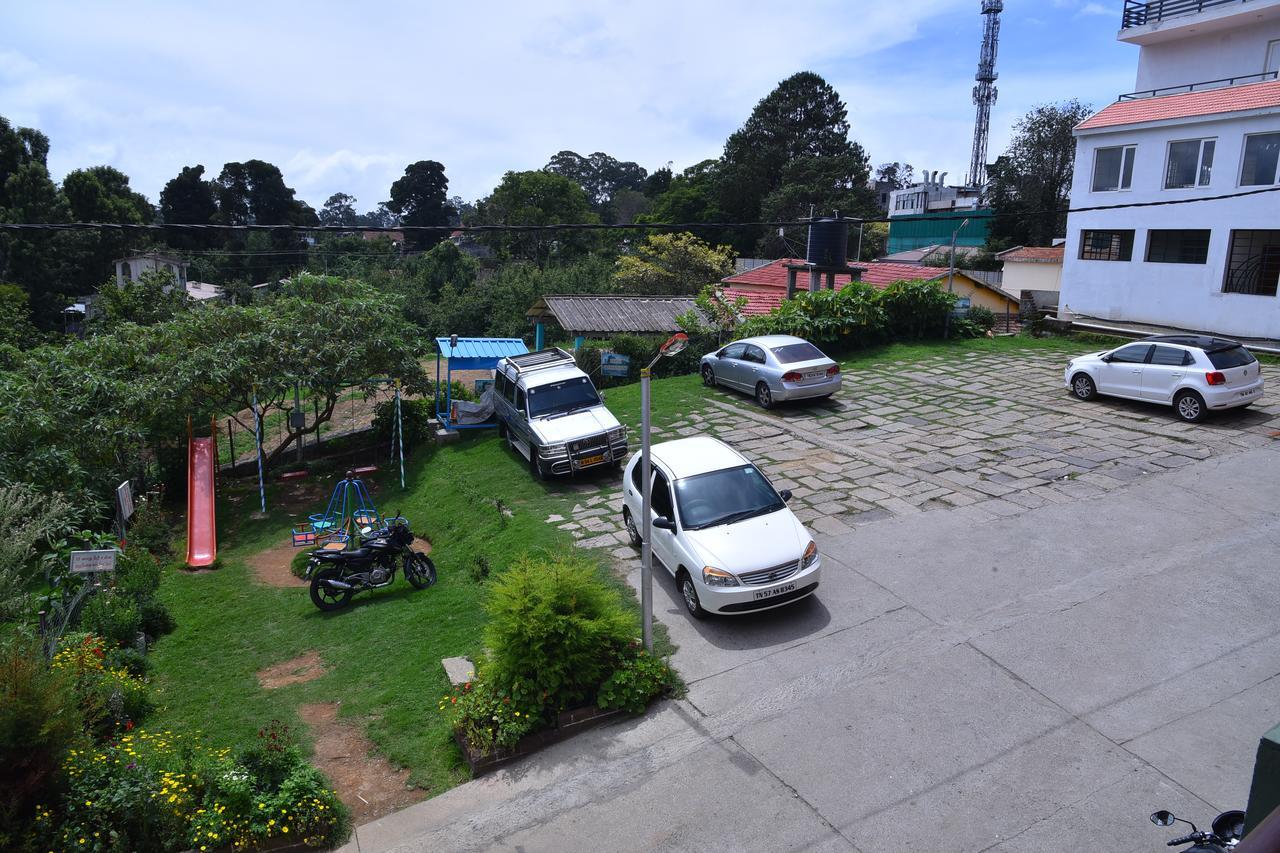 Ezhil Residency Hotel Kodaikanal Buitenkant foto