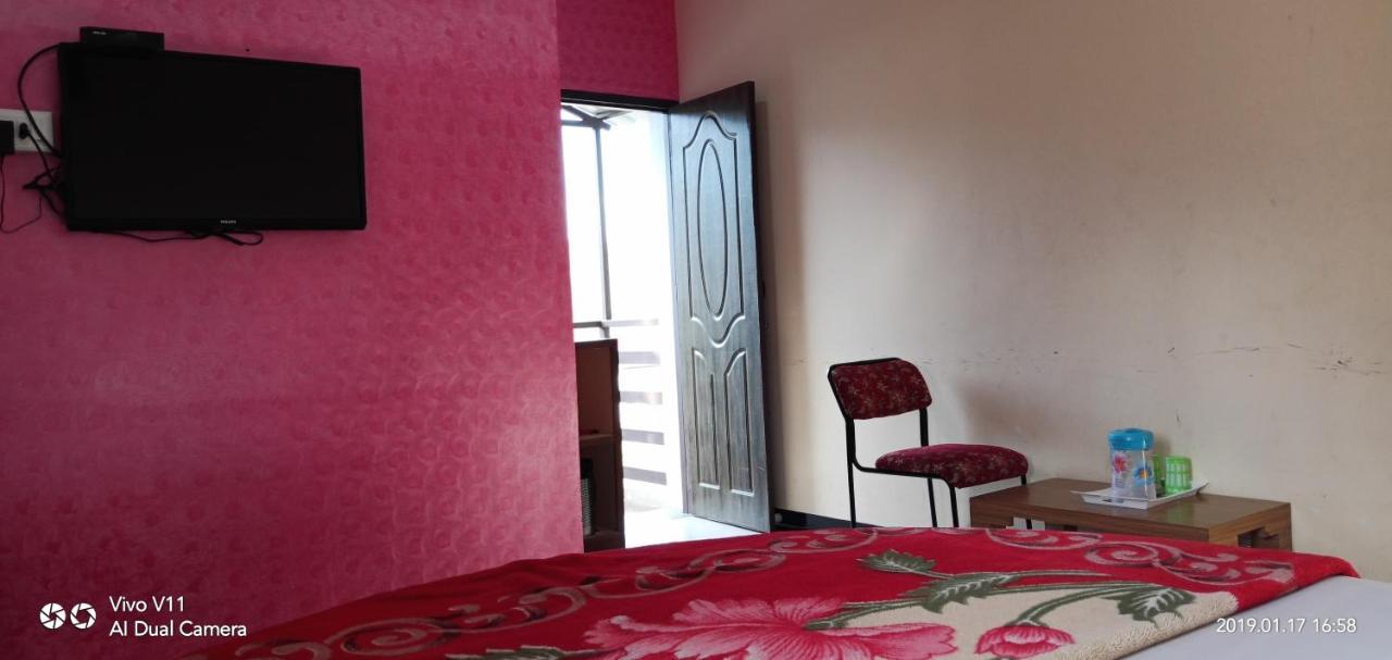 Ezhil Residency Hotel Kodaikanal Buitenkant foto