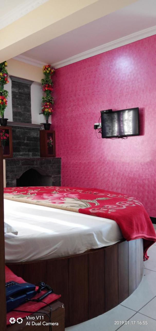 Ezhil Residency Hotel Kodaikanal Buitenkant foto